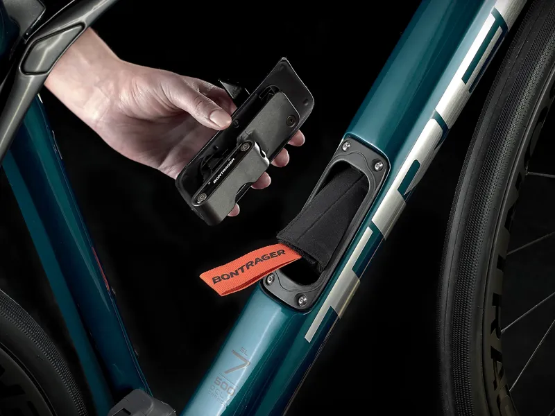 Trek Domane SL 7 Etap Gen 3 Disc Carbon Road Bike 2022 in Blue-4